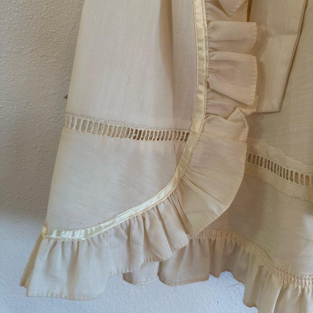 Elegant Cream Gunne Sax Apron - Picture 7 of 9
